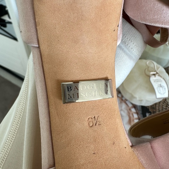 Badgley Mischka Light Pink Heels - Picture 8 of 11